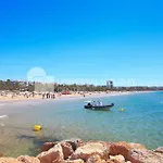 Uhc Gisamar Apartments